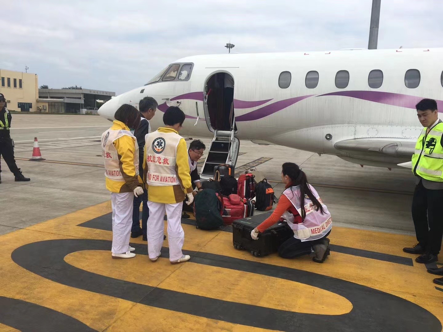 吉林香港出入境救护车出租
